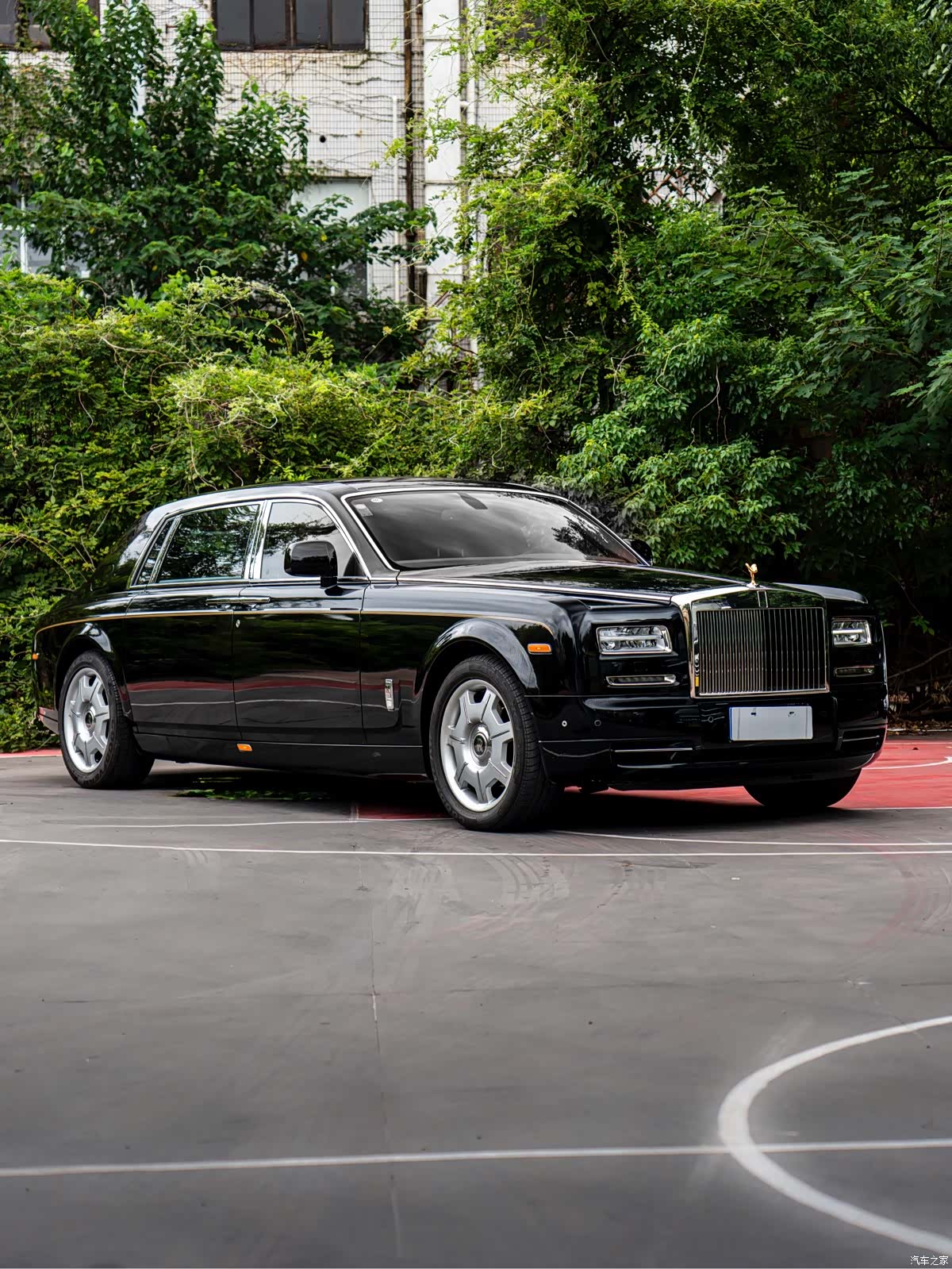 Rolls-Royce Phantom, 2016 3