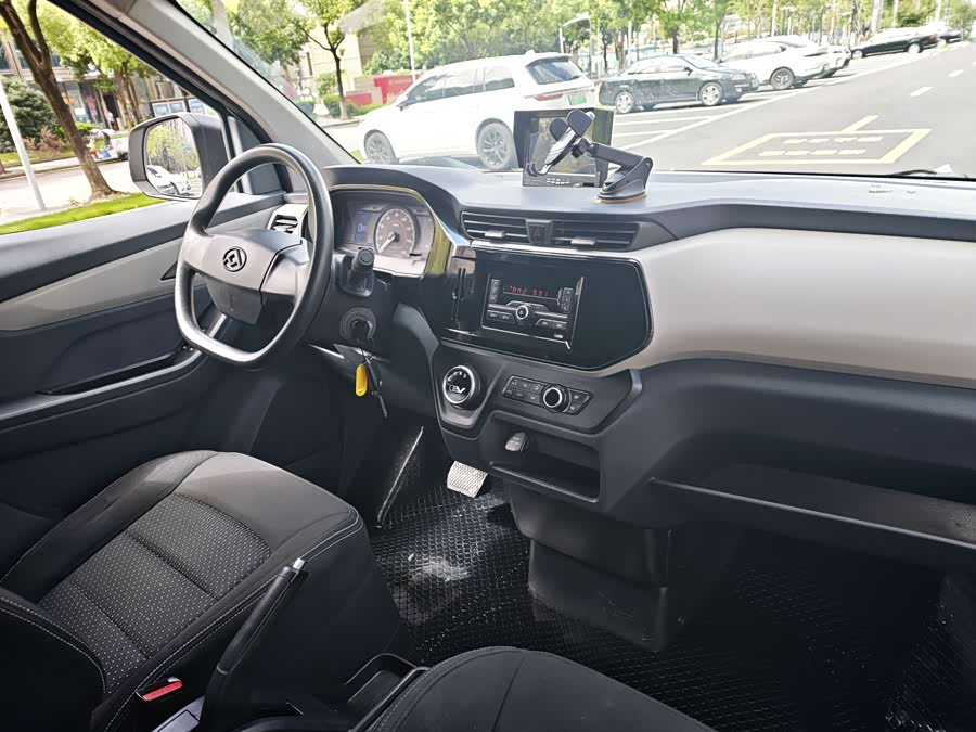 Maxus EV30 2023, фото 6