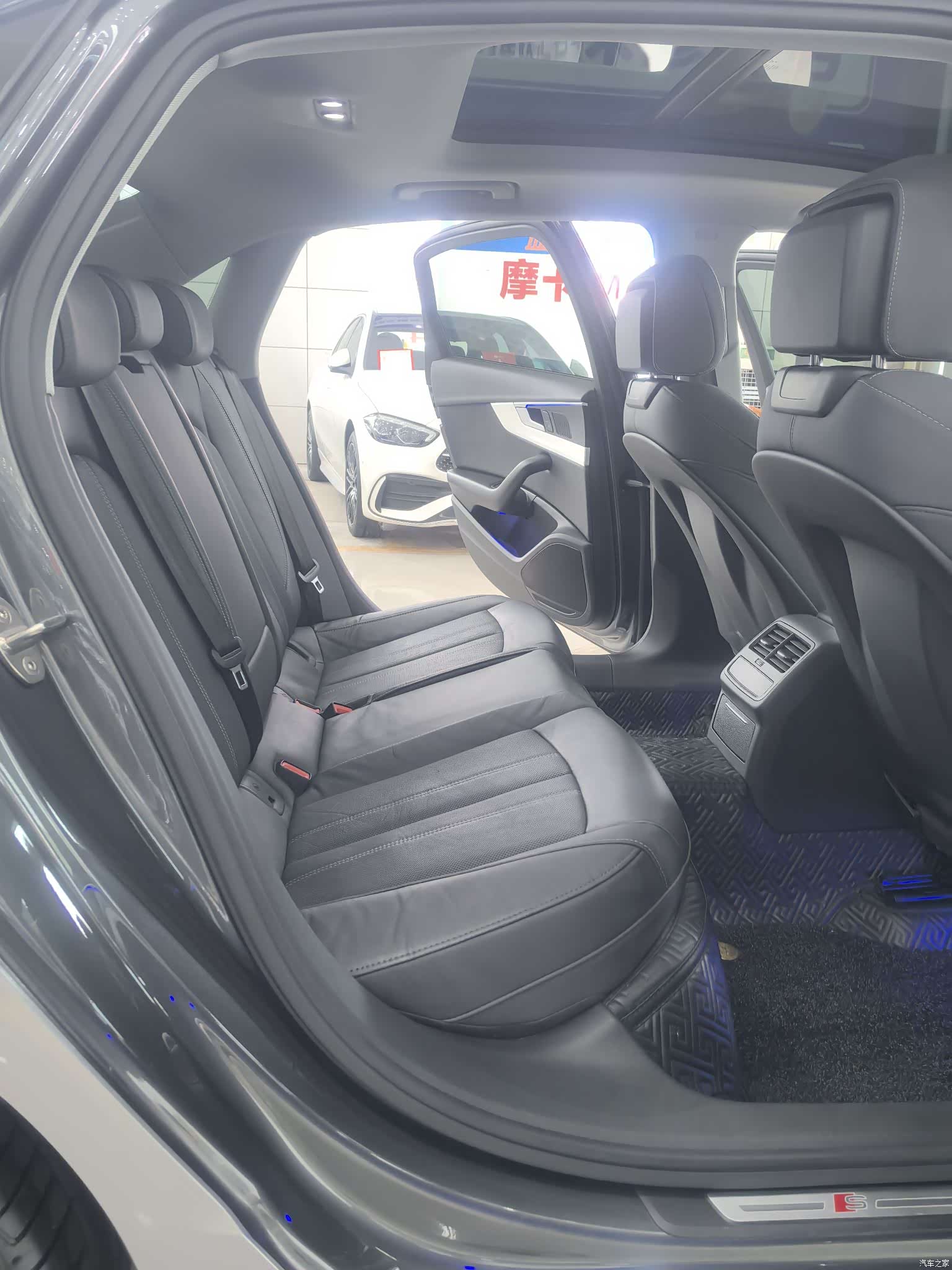 Audi A4L, 2022 14