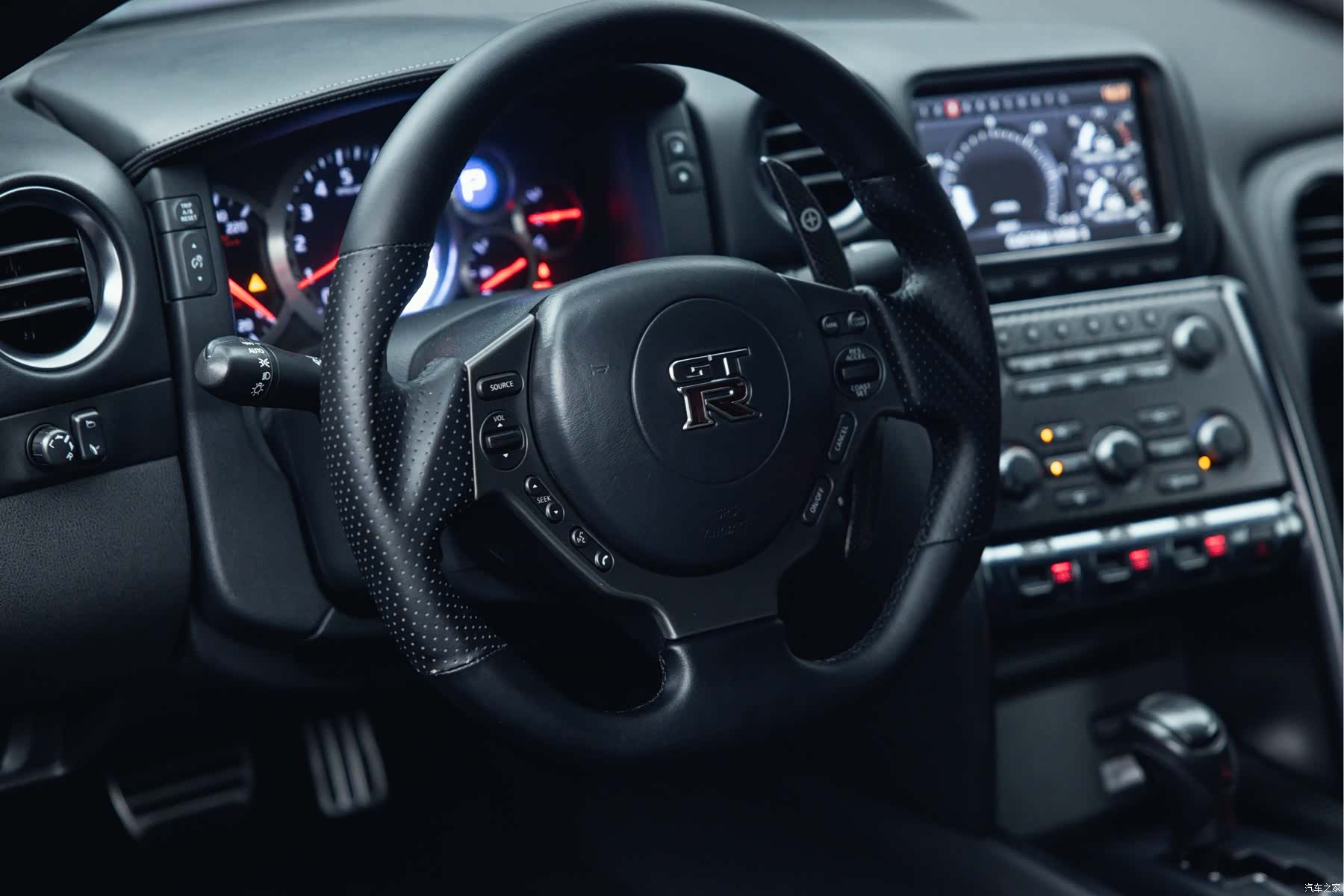 Nissan GT-R, 2011 19