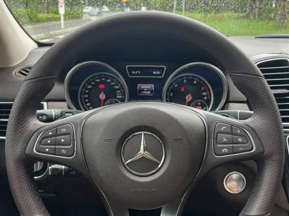 Mercedes-Benz GLE Mercedes-Benz GLE