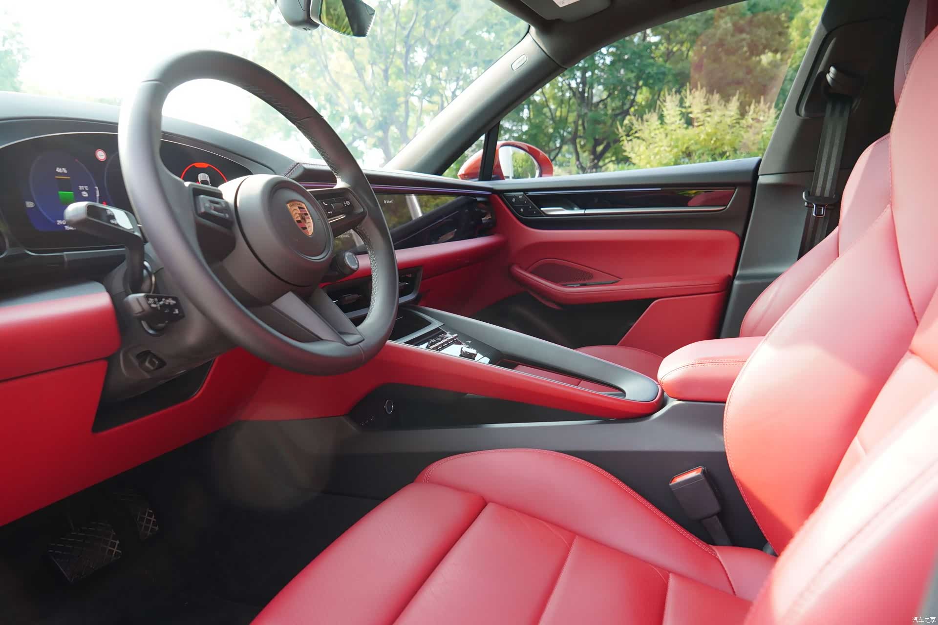 Porsche Macan, 2025 11
