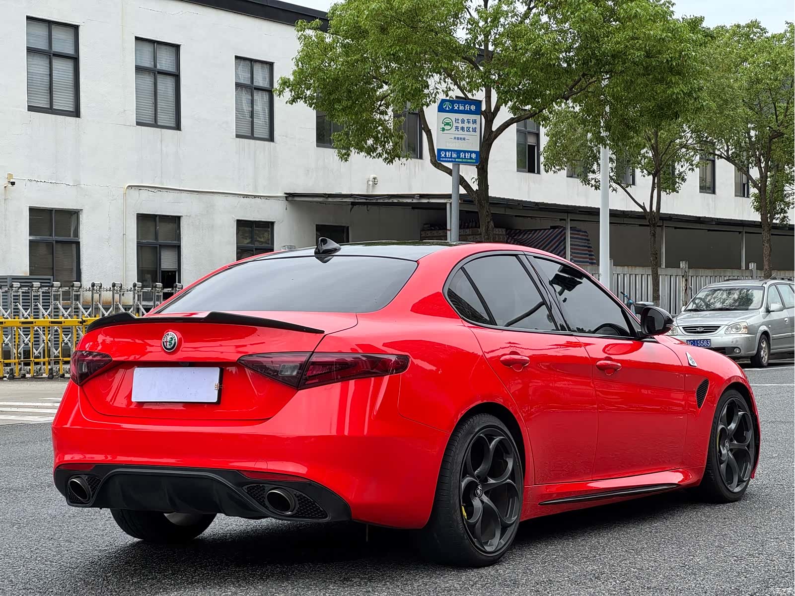 Alfa Romeo Giulia, 2017 4
