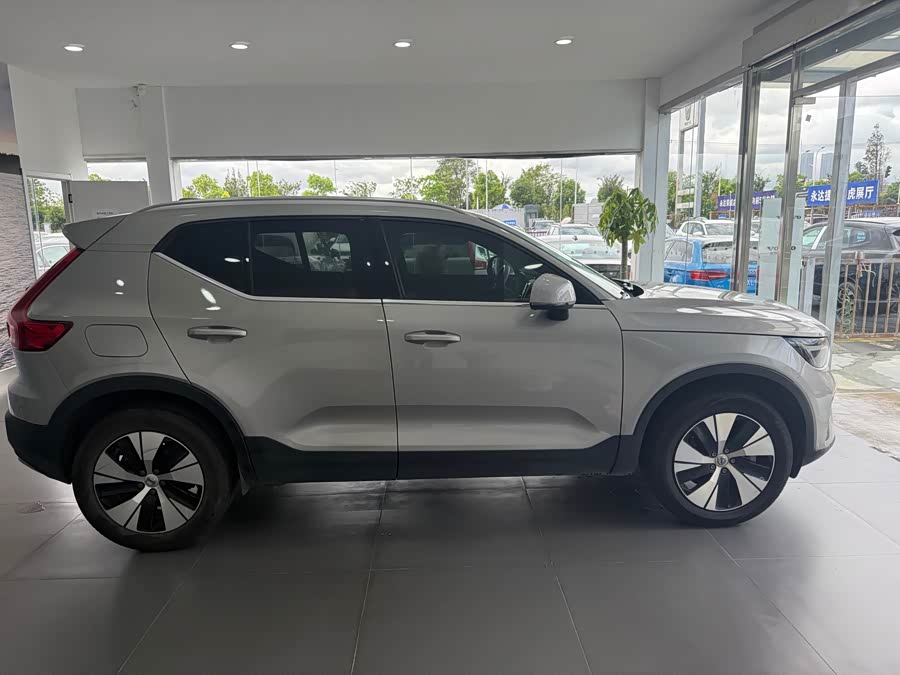 Volvo XC40 2024, фото 3