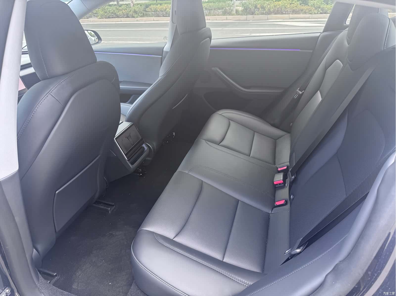 Tesla Model 3, 2025 6