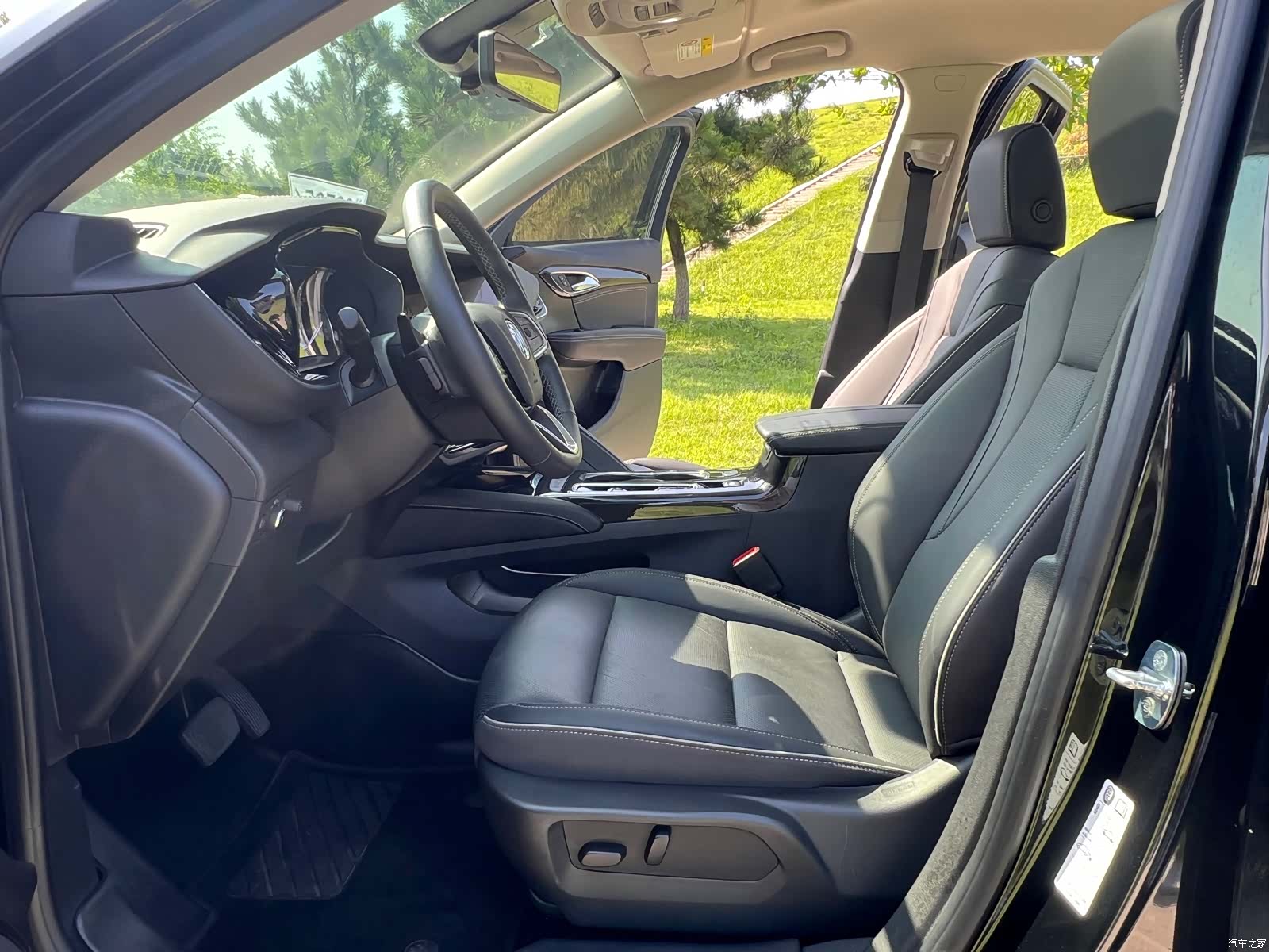 Buick Envision Plus, 2023 все фото