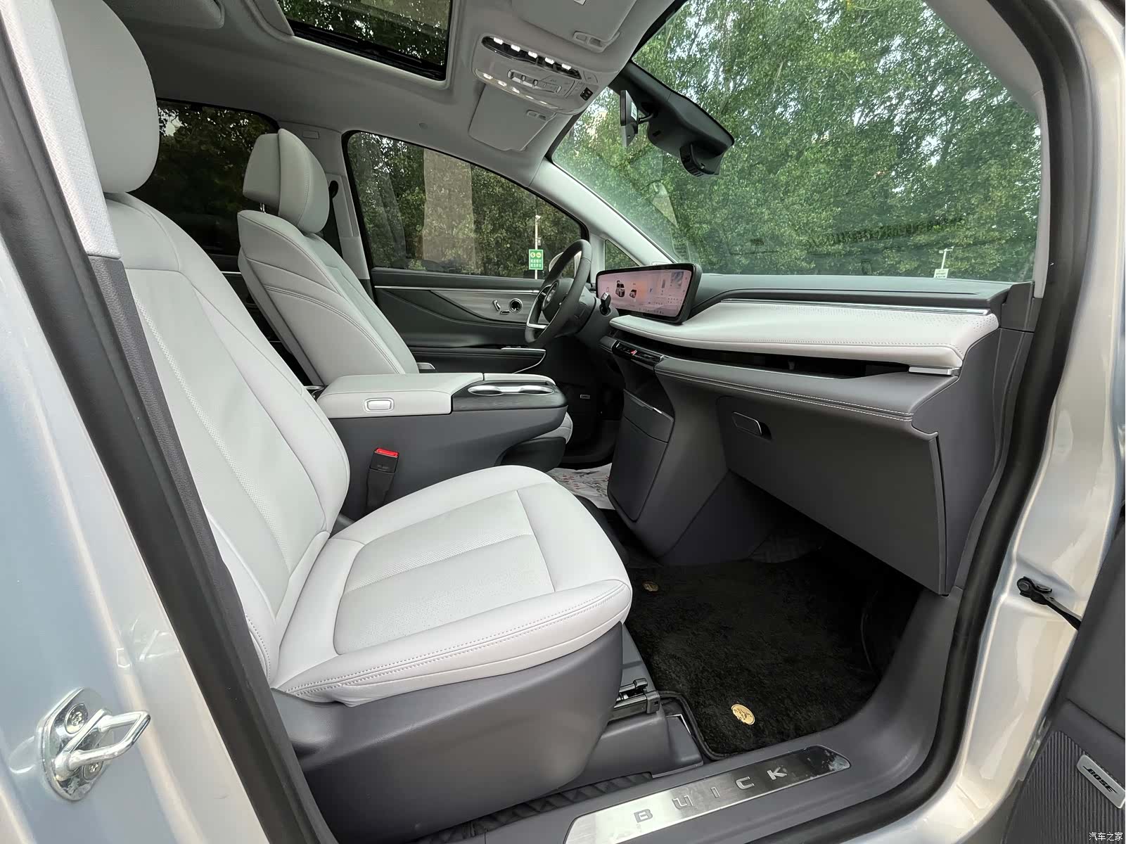 Buick GL8, 2025 13