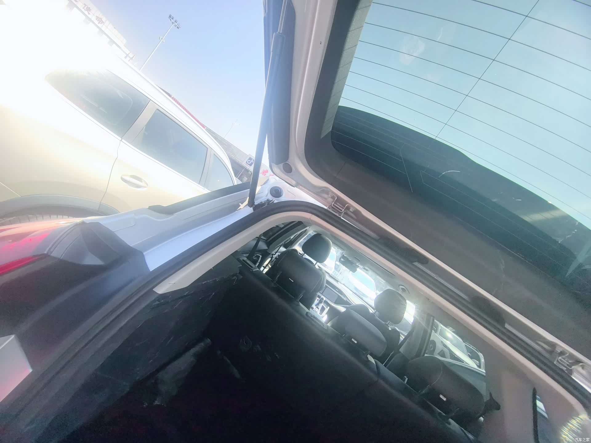 Geely Boyue, 2022 25