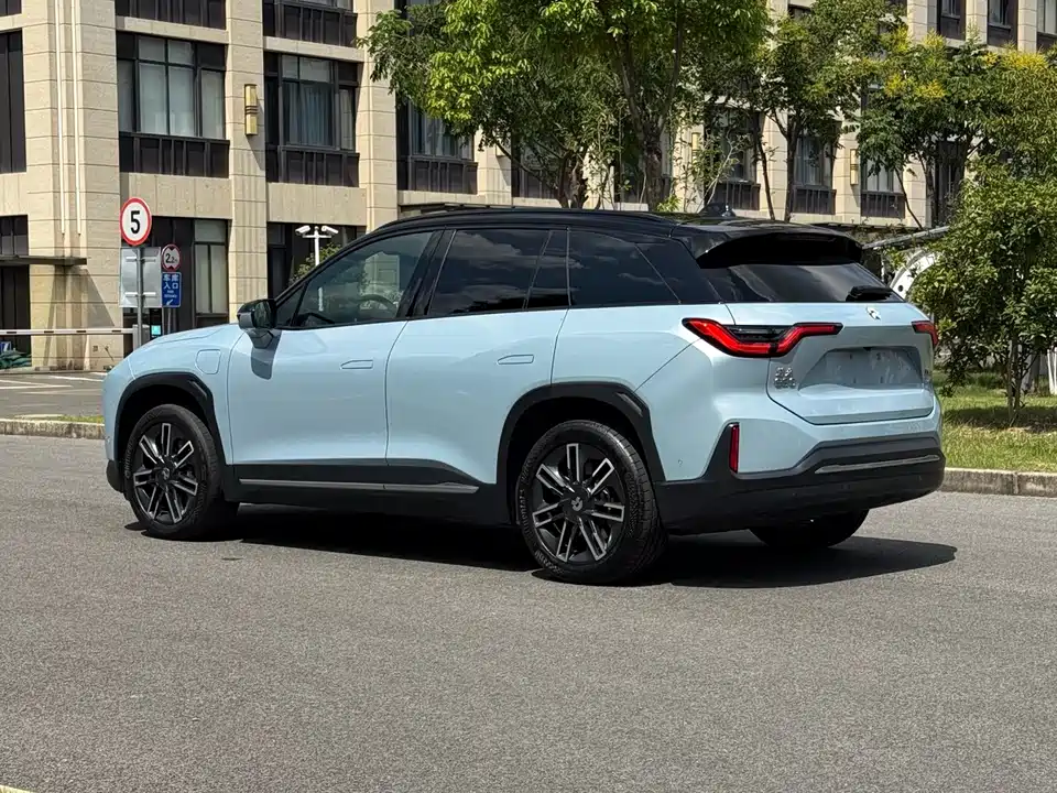 NIO ES6