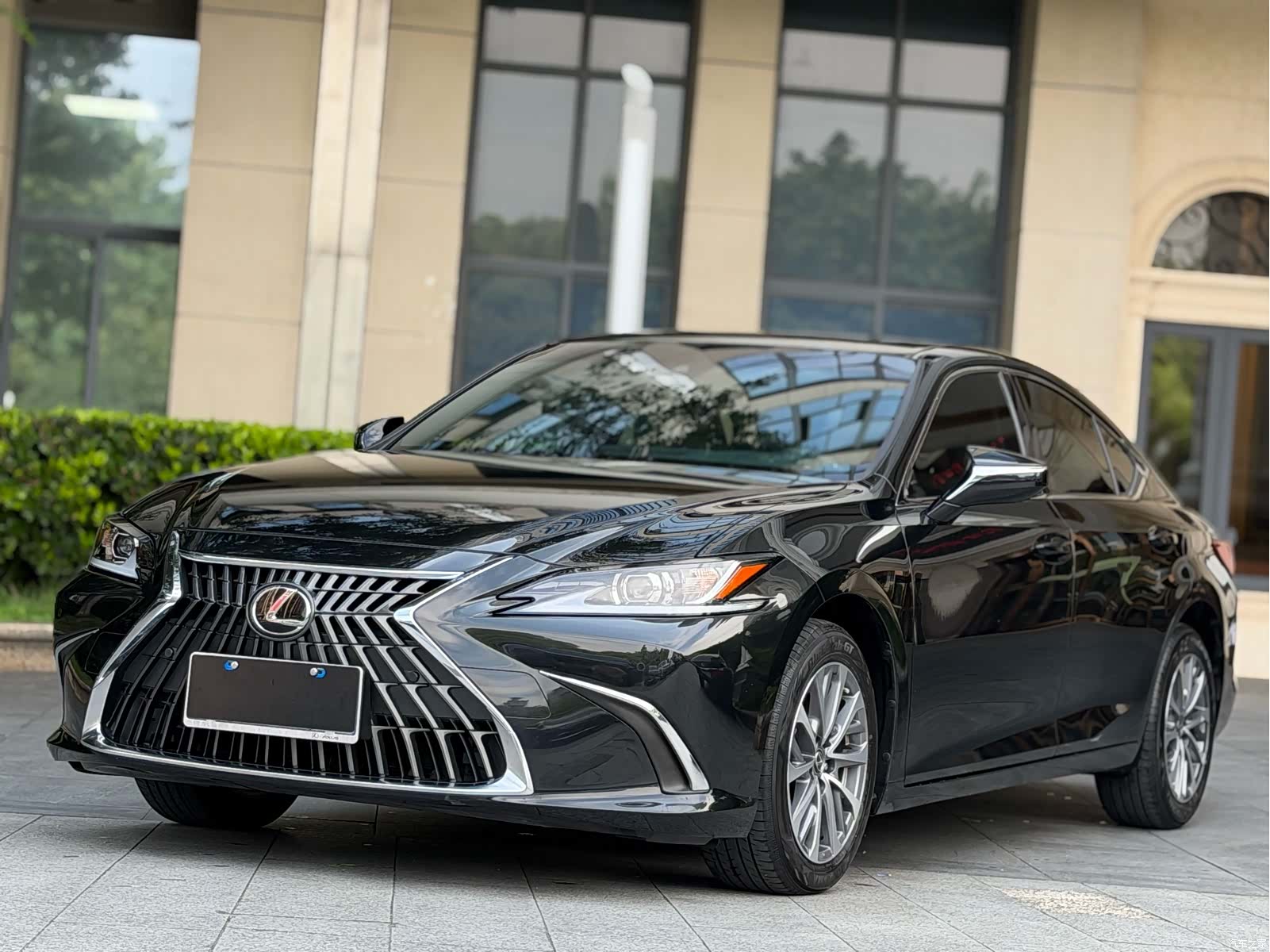 Lexus ES, 2024 1