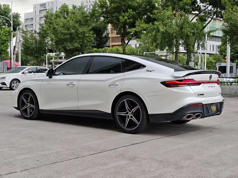 MG MG7