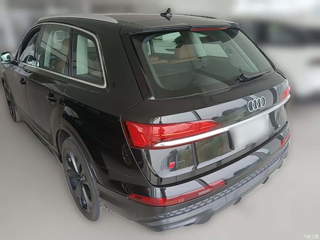 Audi Q7, 2025 9