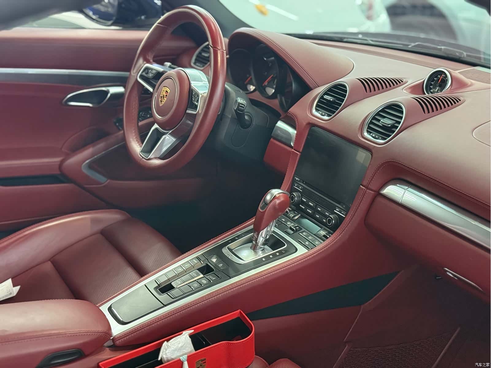 Porsche Boxster, 2021 все фото