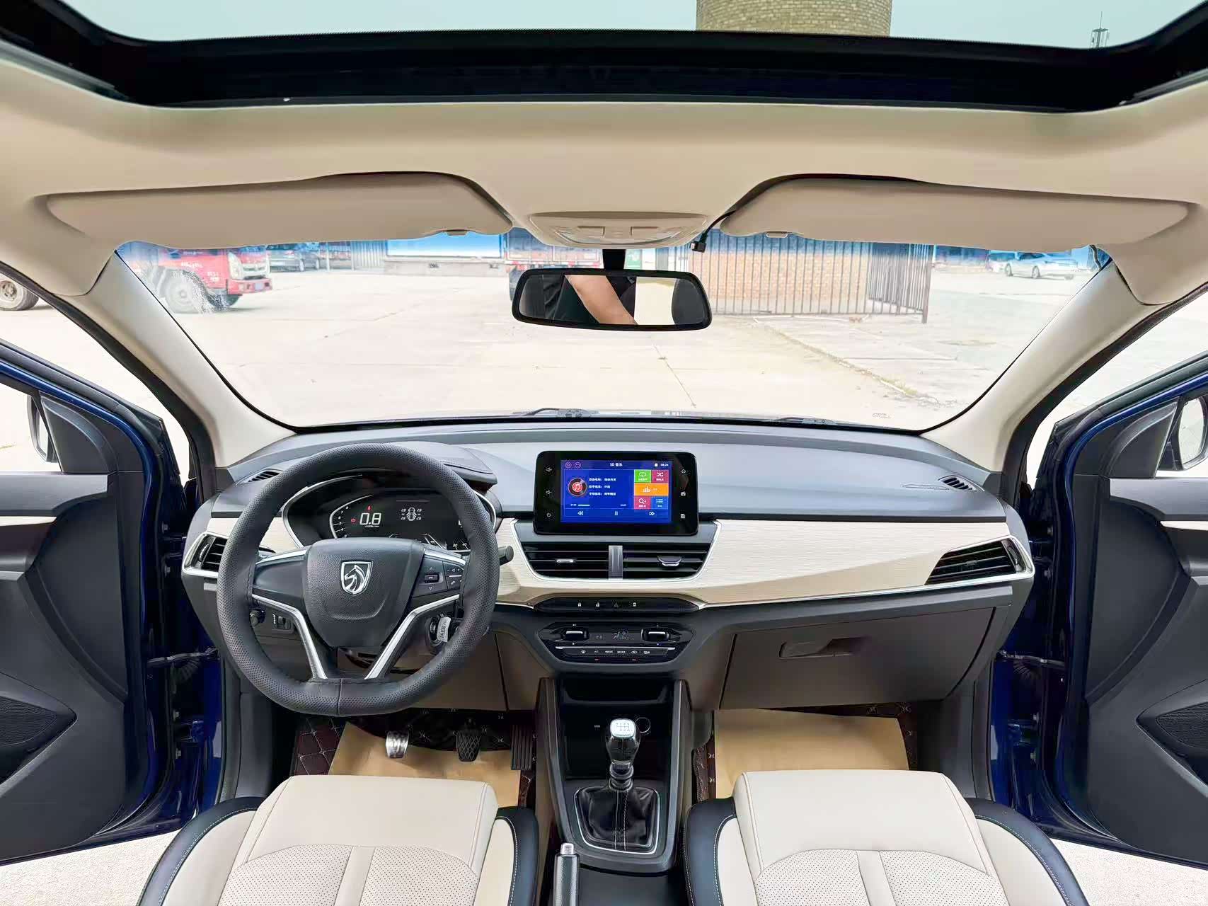 Wuling 360, 2018 9