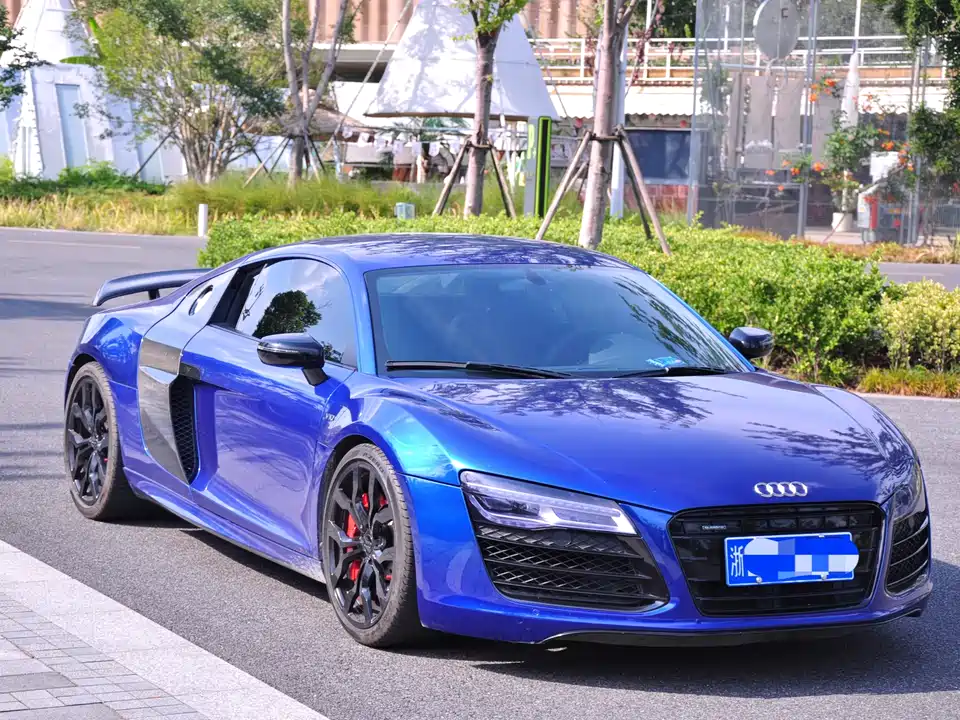 Audi R8