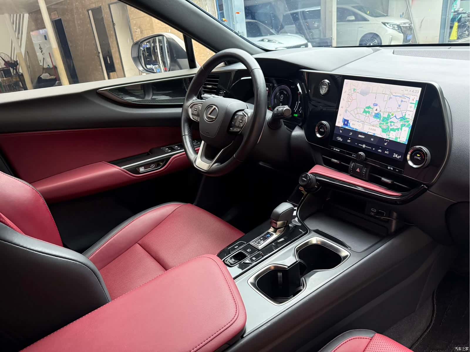 Lexus NX, 2022 10