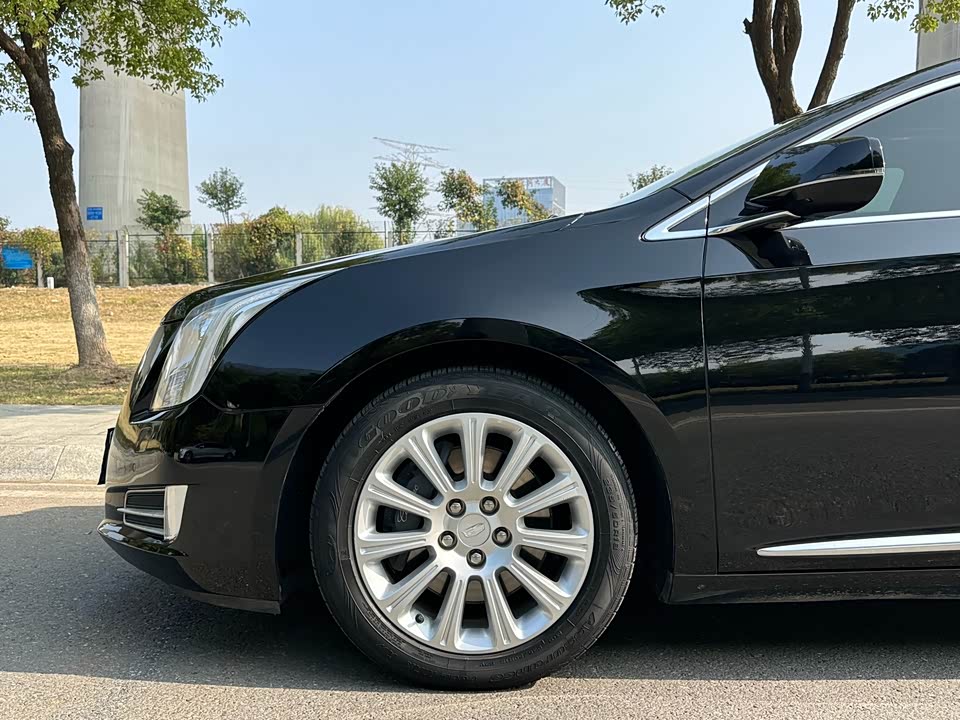 Cadillac XTS