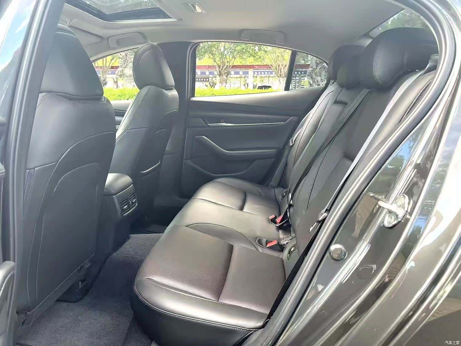 Mazda Mazda3, 2022 14