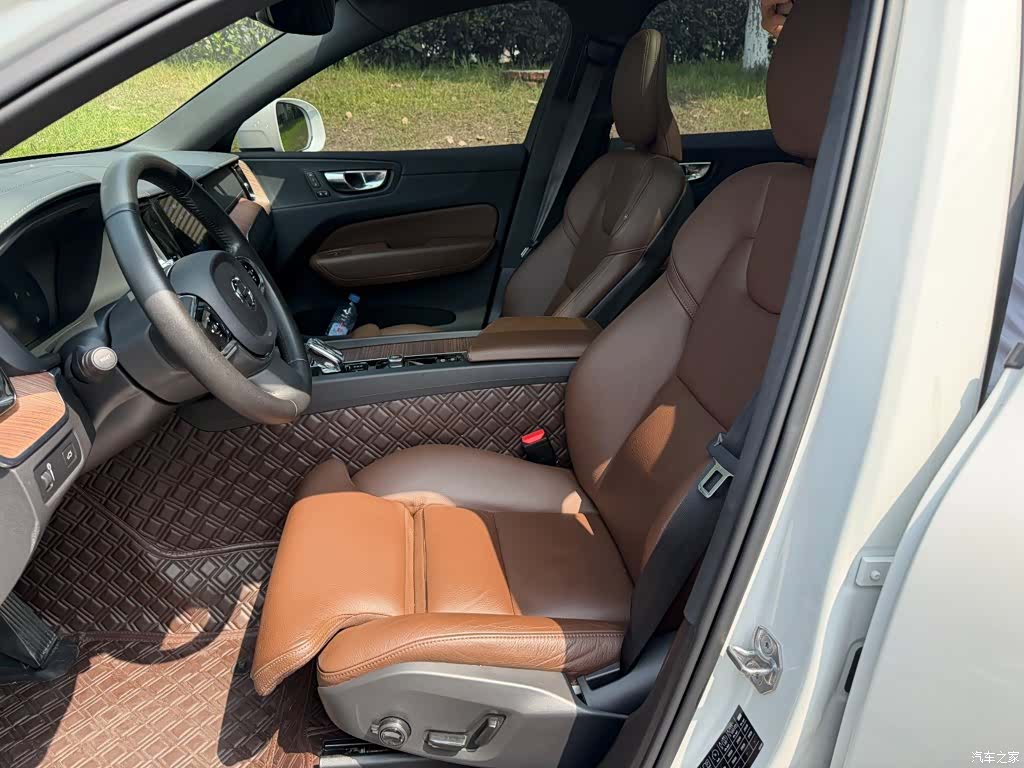 Volvo XC60, 2022 8