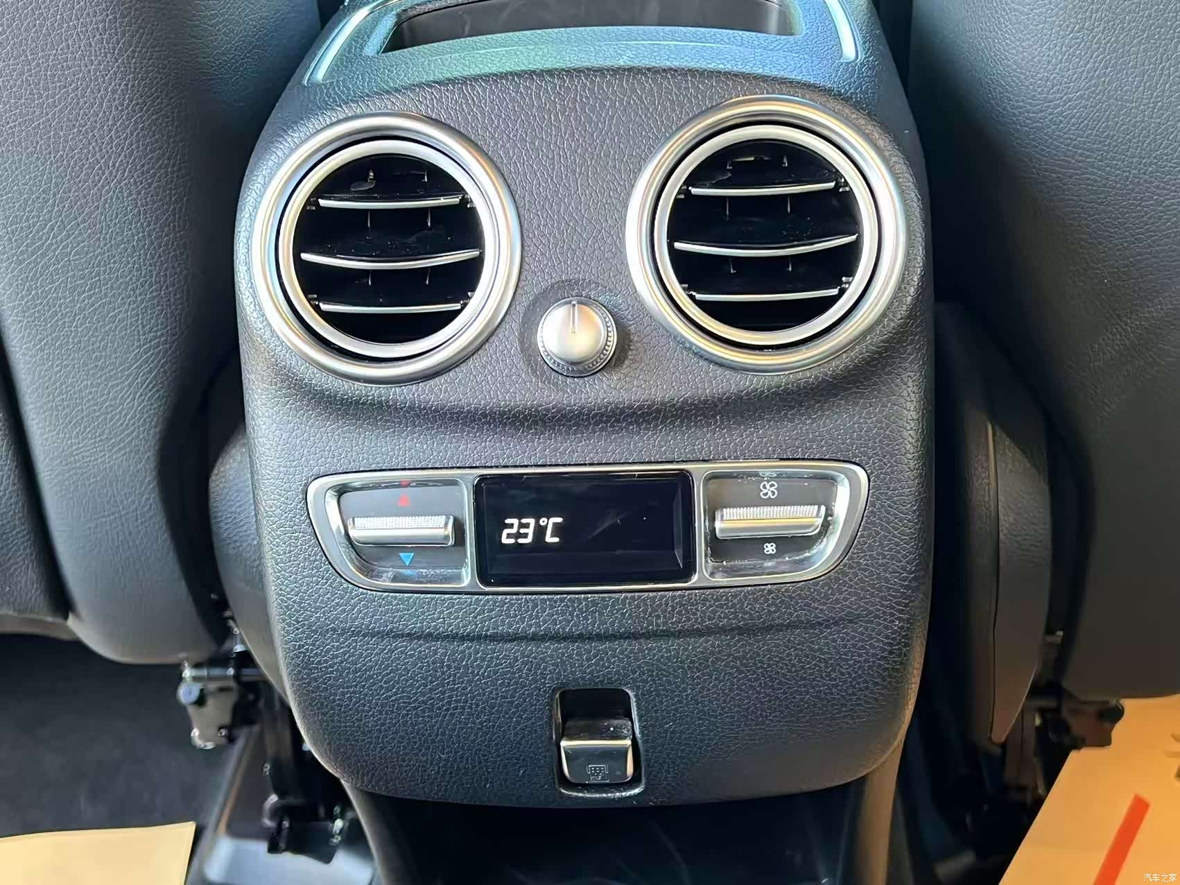 Mercedes-Benz GLC, 2023 20