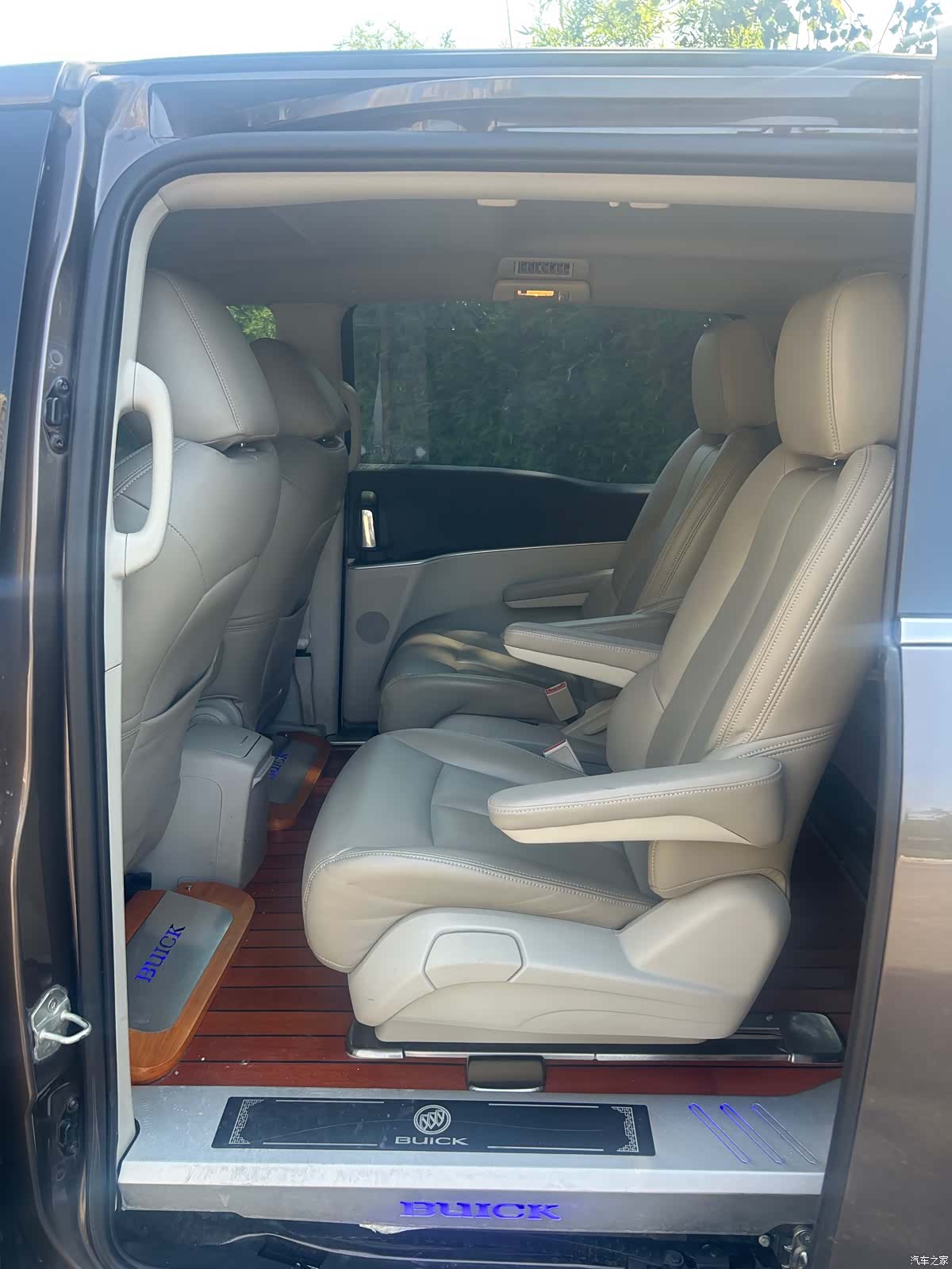 Buick GL8, 2023 8