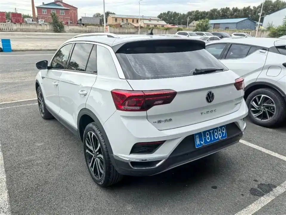 Volkswagen T-ROC exploring Songs