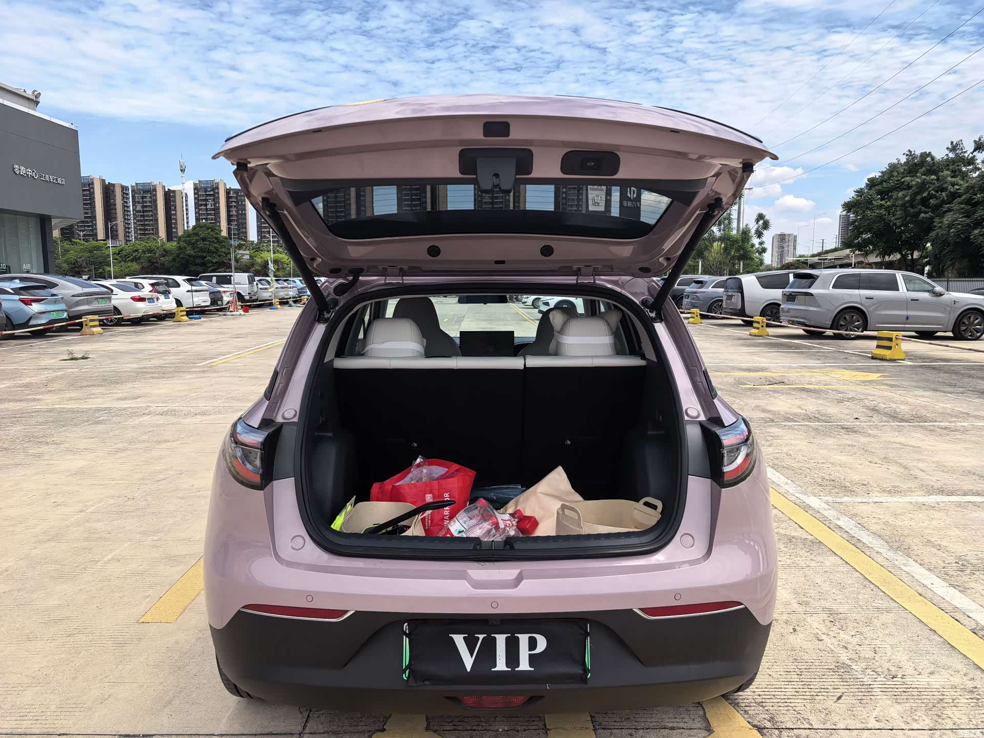 Geely Xingyuan, 2025 18