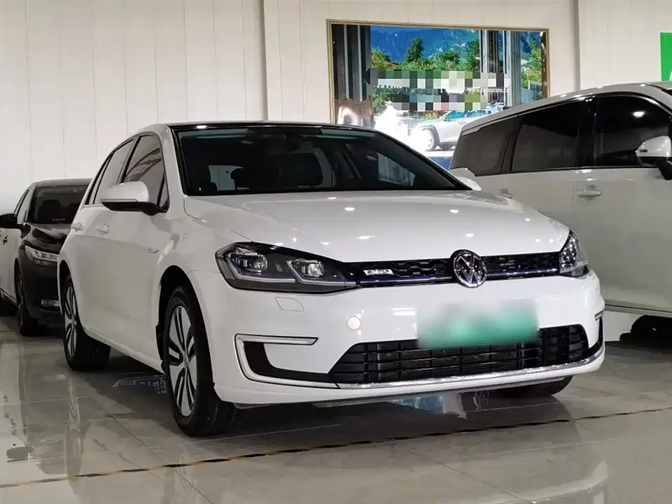 Volkswagen Golf*pure electricity