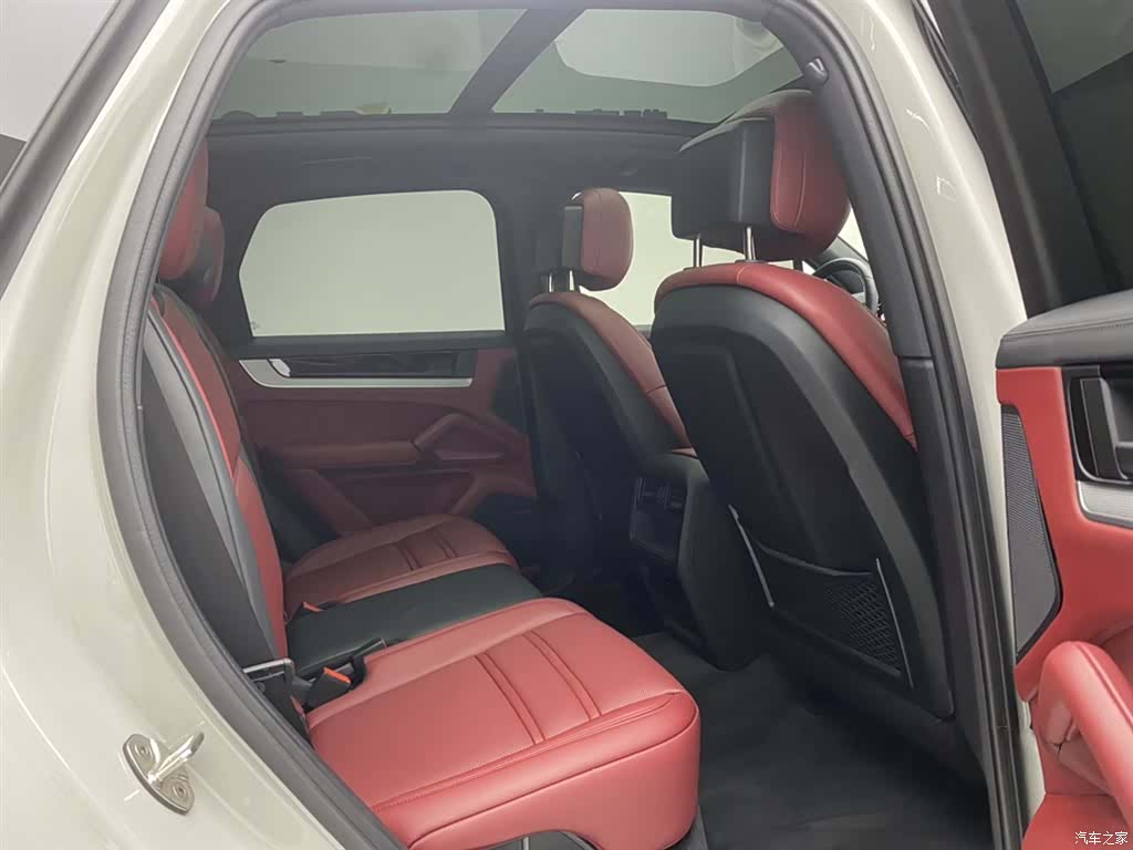Porsche Cayenne, 2025 24