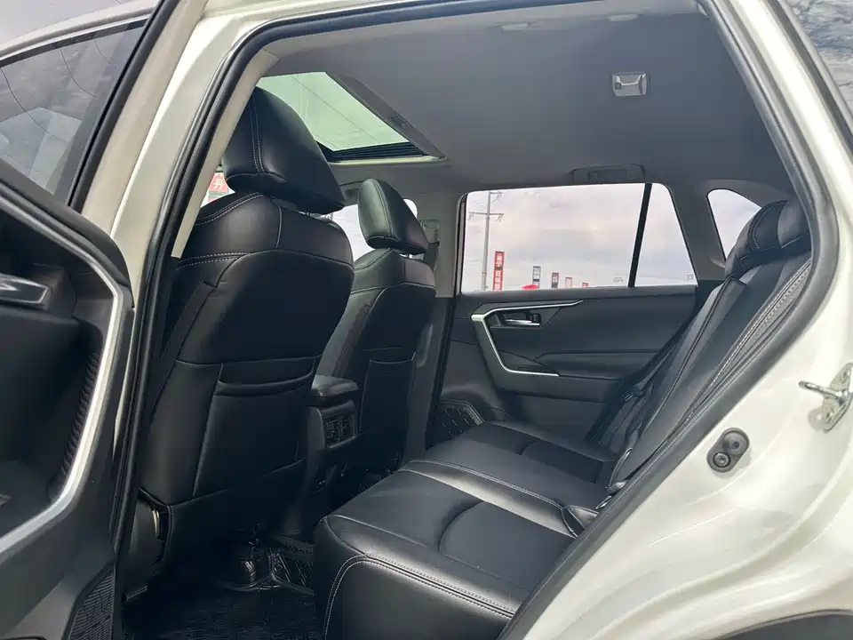 Toyota RAV4 Rongfang