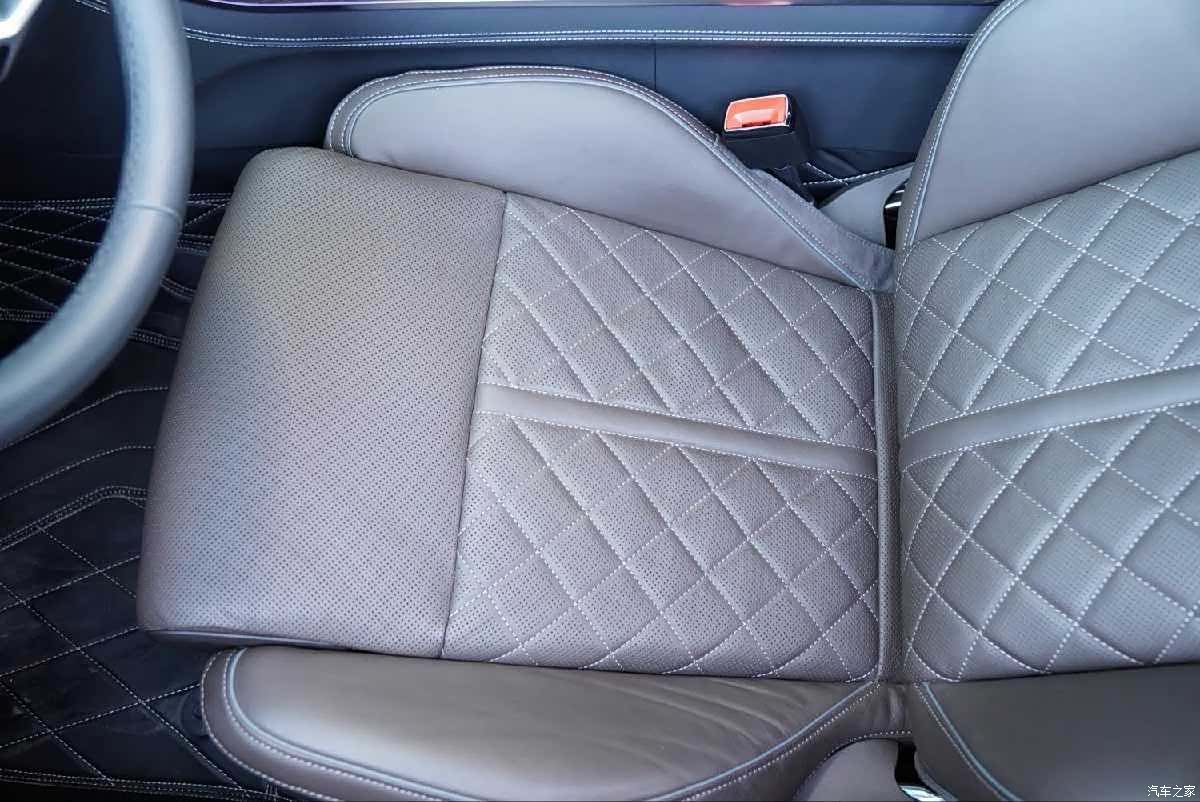 Audi A8L, 2024 26
