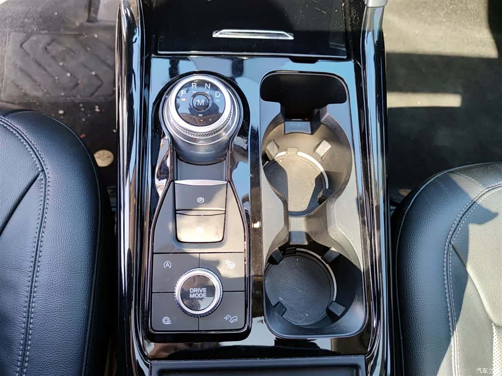 Ford Explorer, 2021 14
