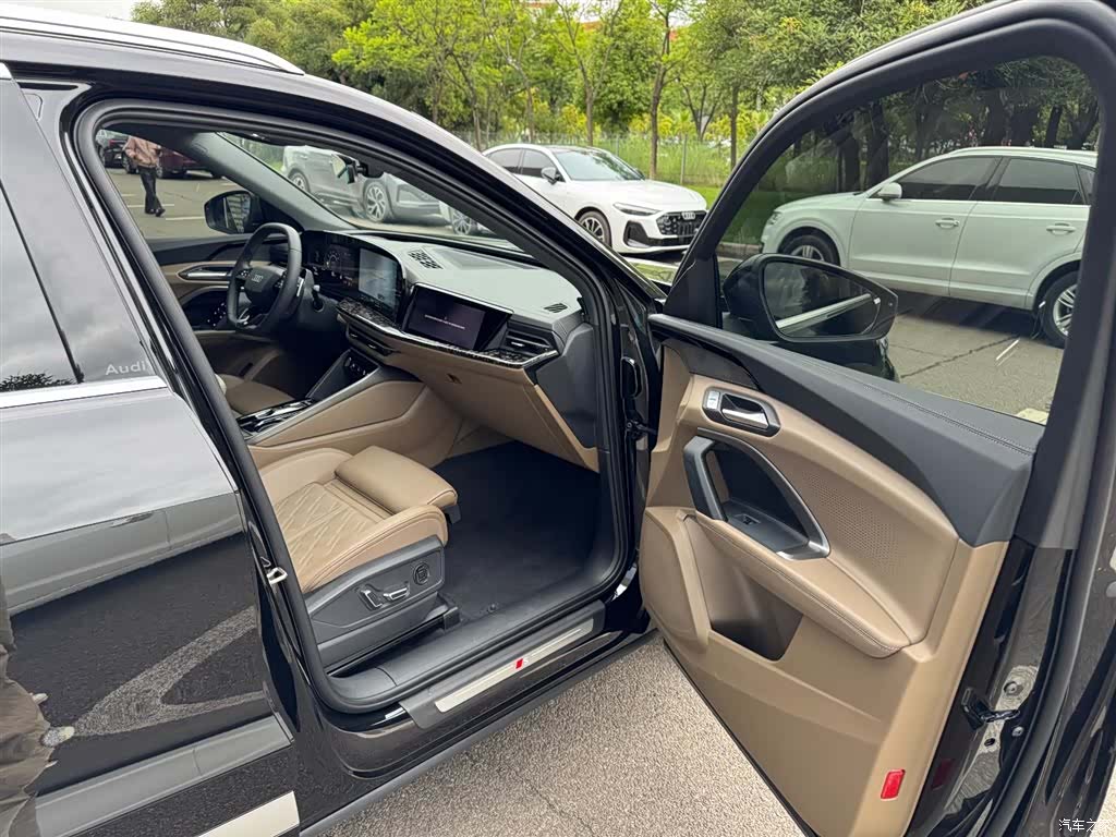 Audi Q5L, 2025 27