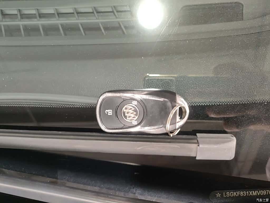Buick GL6, 2021 9