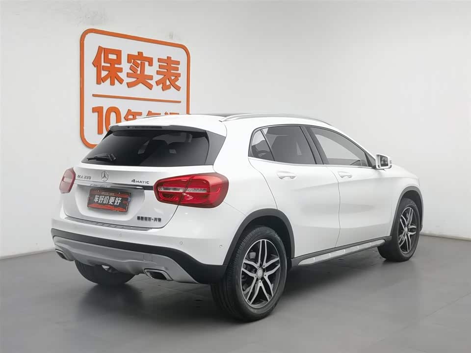Mercedes-Benz GLA Mercedes-Benz GLA