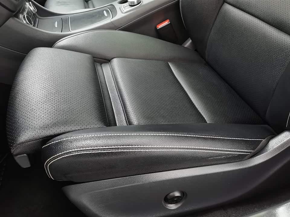 Mercedes-Benz GLA Mercedes-Benz GLA