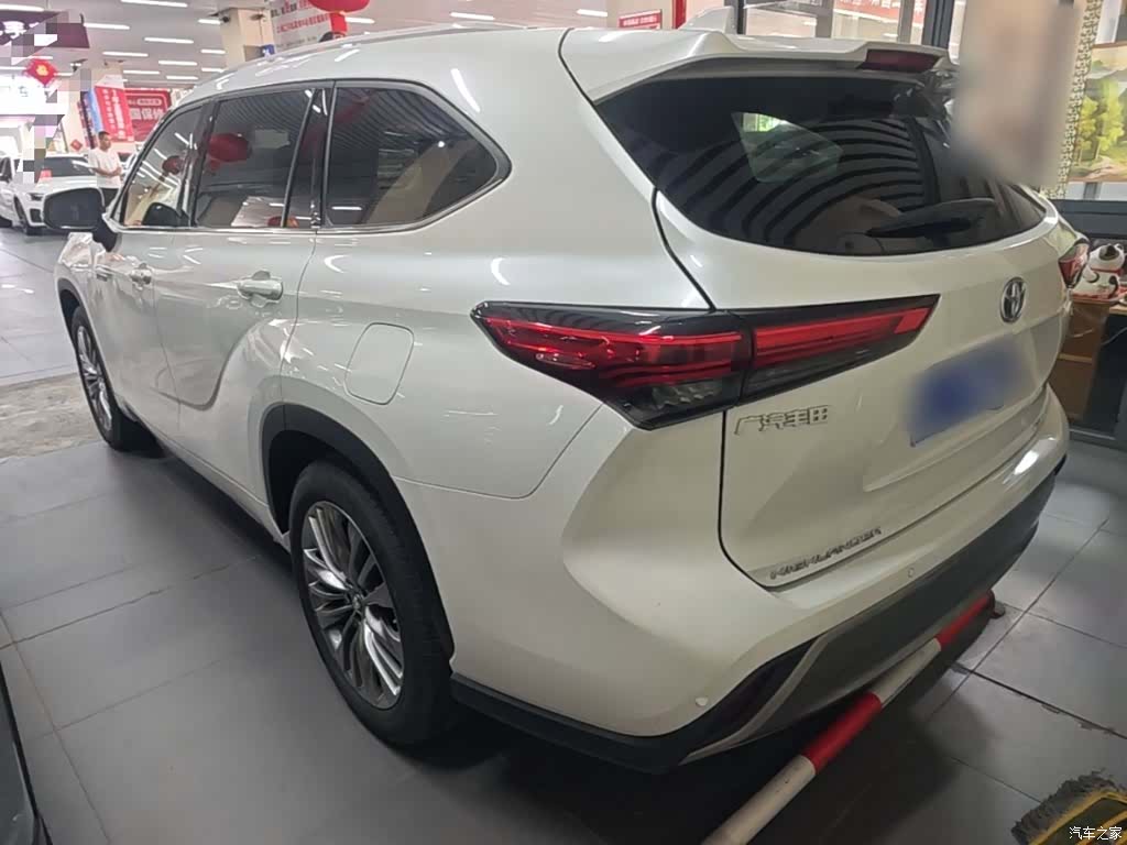 Toyota Highlander, 2022 все фото