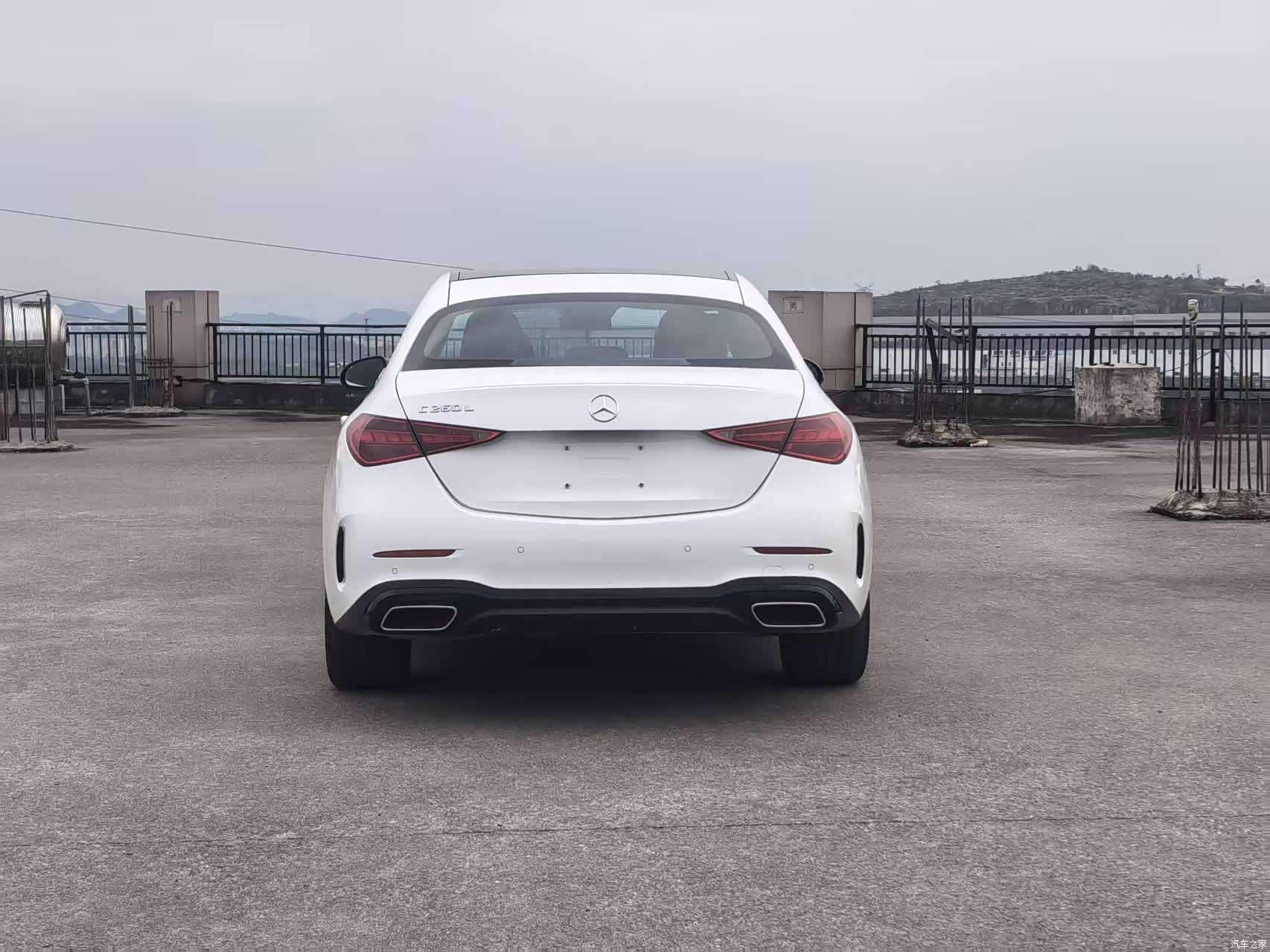 Mercedes-Benz C-Class, 2024 13