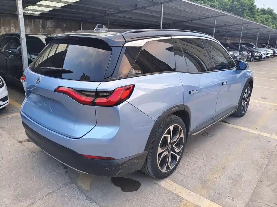 NIO ES8