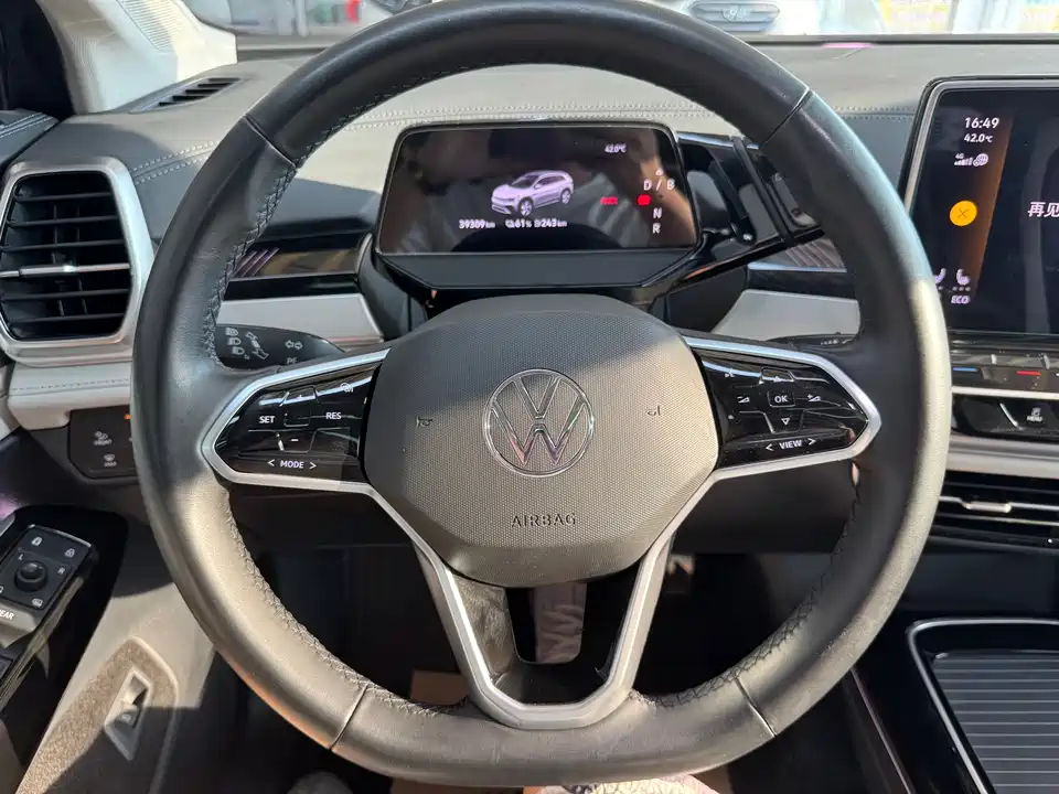 Volkswagen ID.6 CROZZ