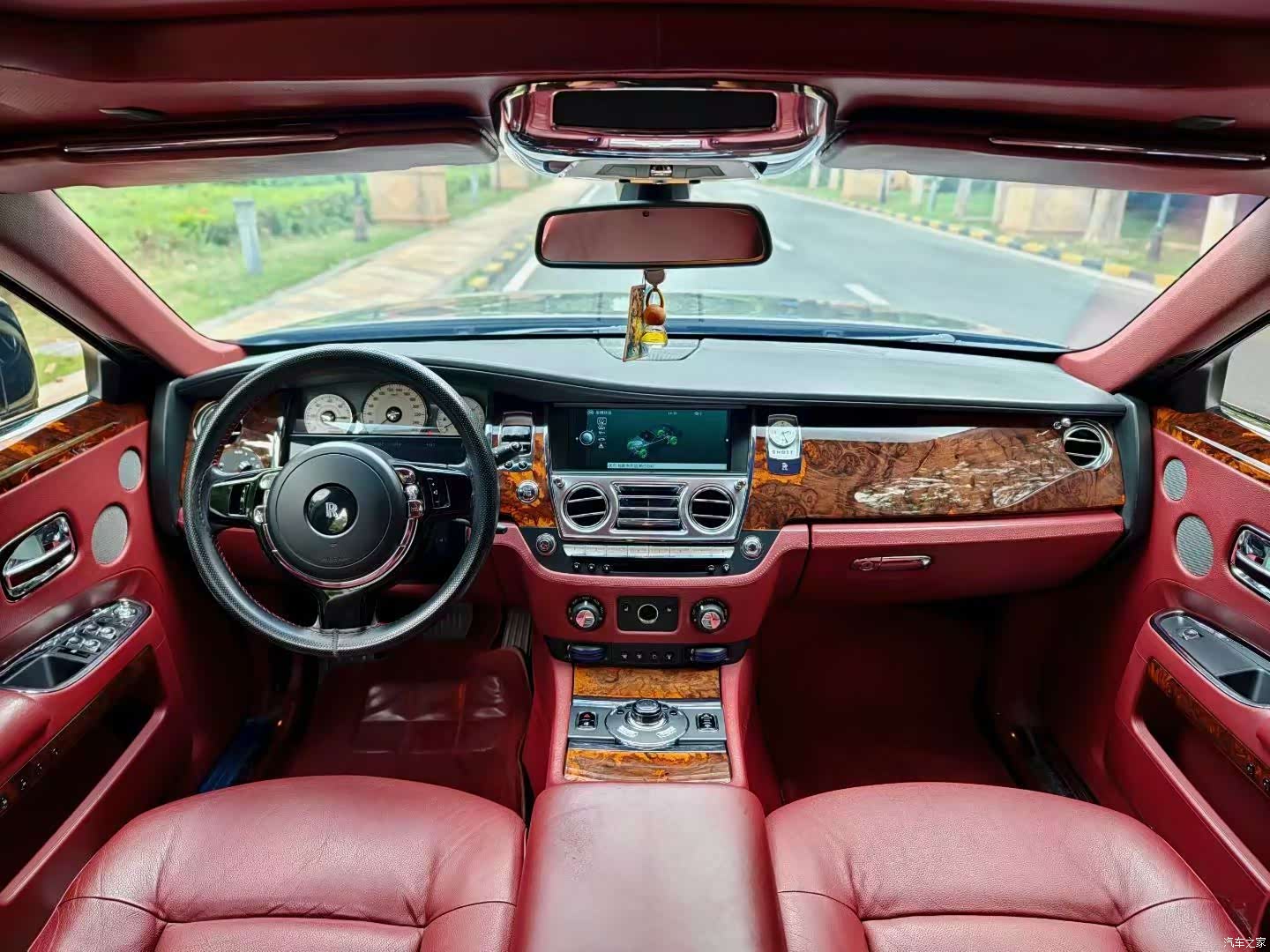 Rolls-Royce Ghost, 2013 все фото