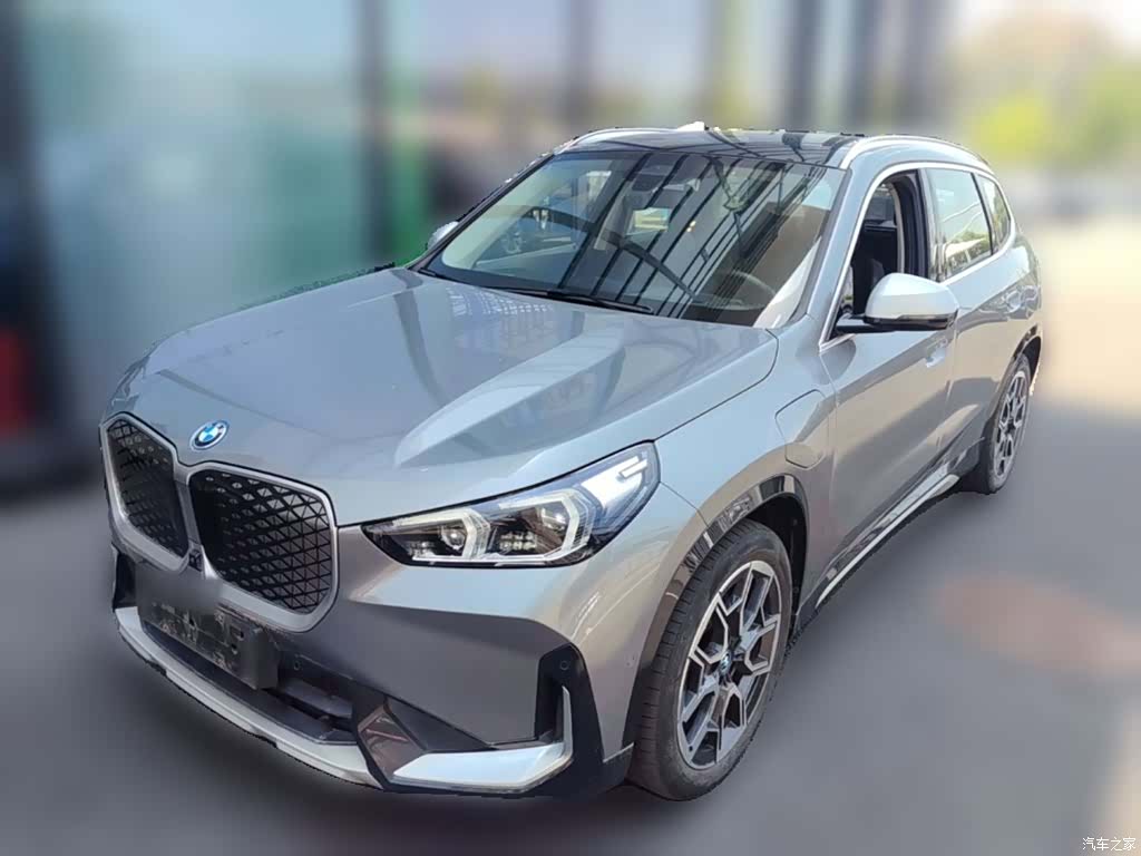 BMW iX1, 2023 1