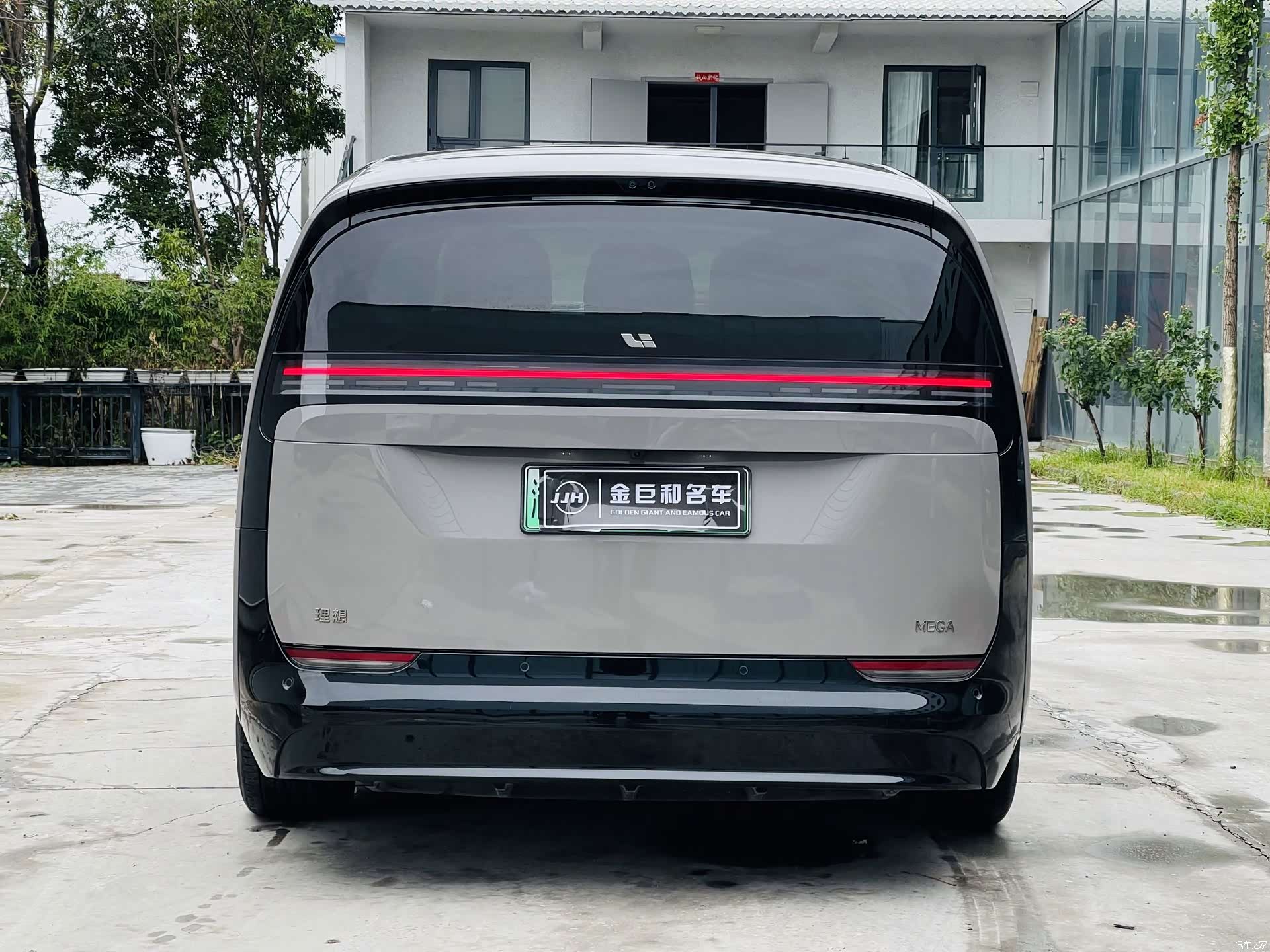 Li Auto MEGA, 2024 21