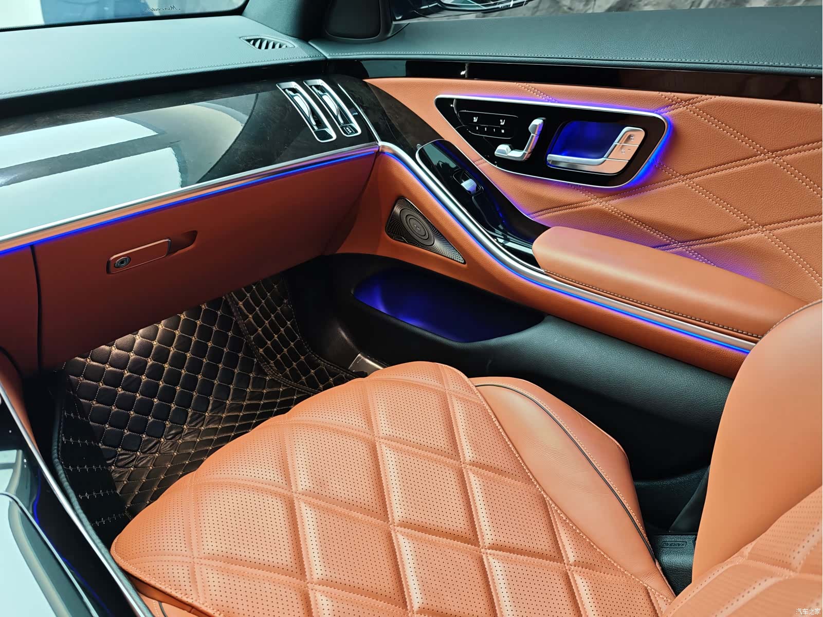 Maybach S-Class, 2023 12
