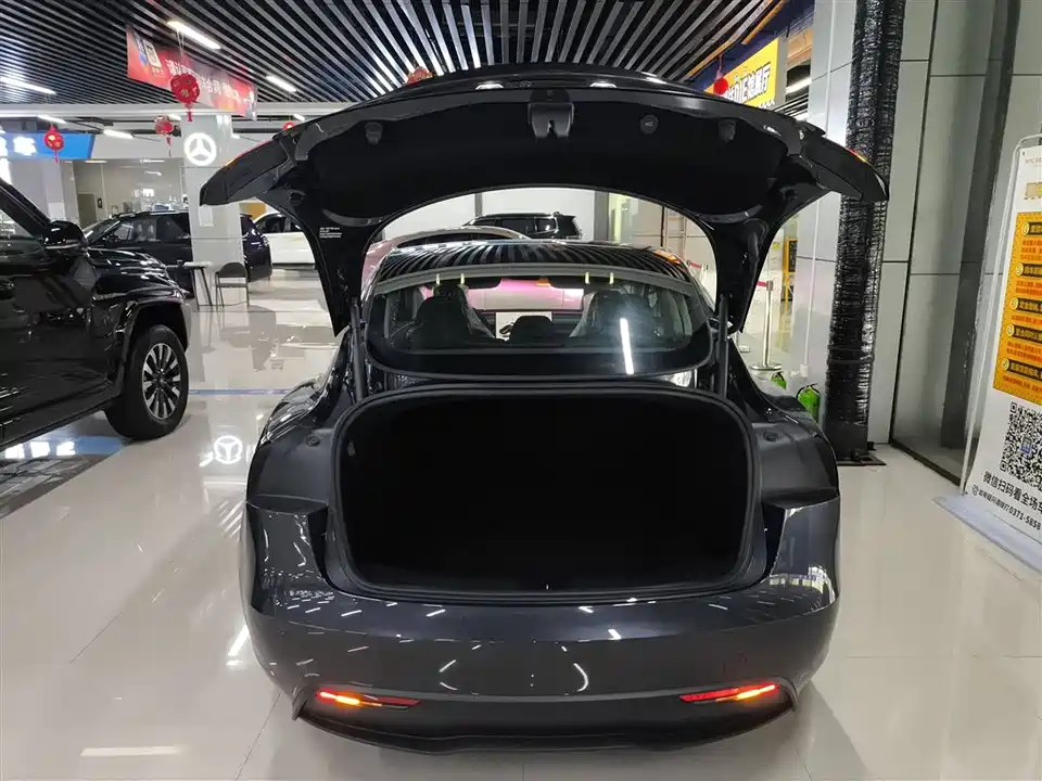 Tesla Model 3 Tesla Model 3