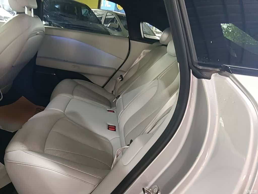 Xpeng P7, 2025 17