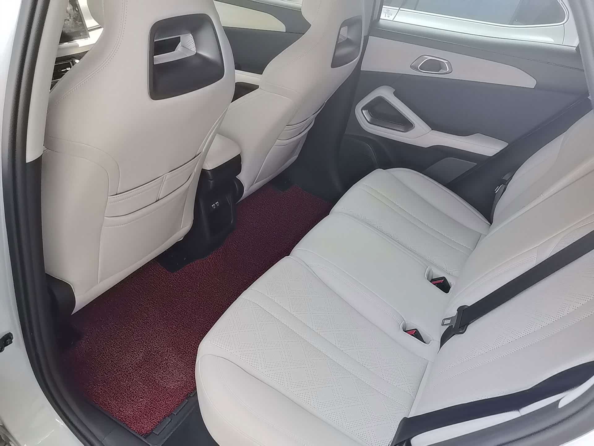 BYD Yuan, 2025 все фото
