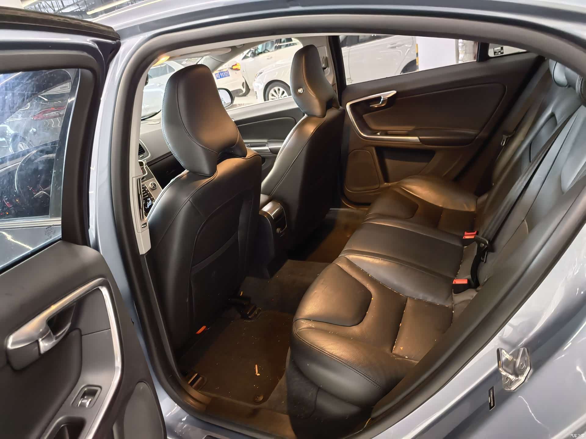 Volvo S60, 2018 все фото