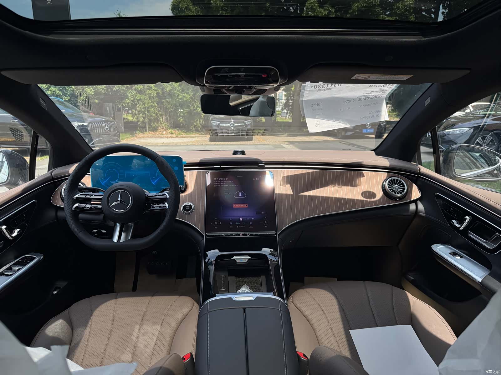Mercedes-Benz EQE, 2025 10