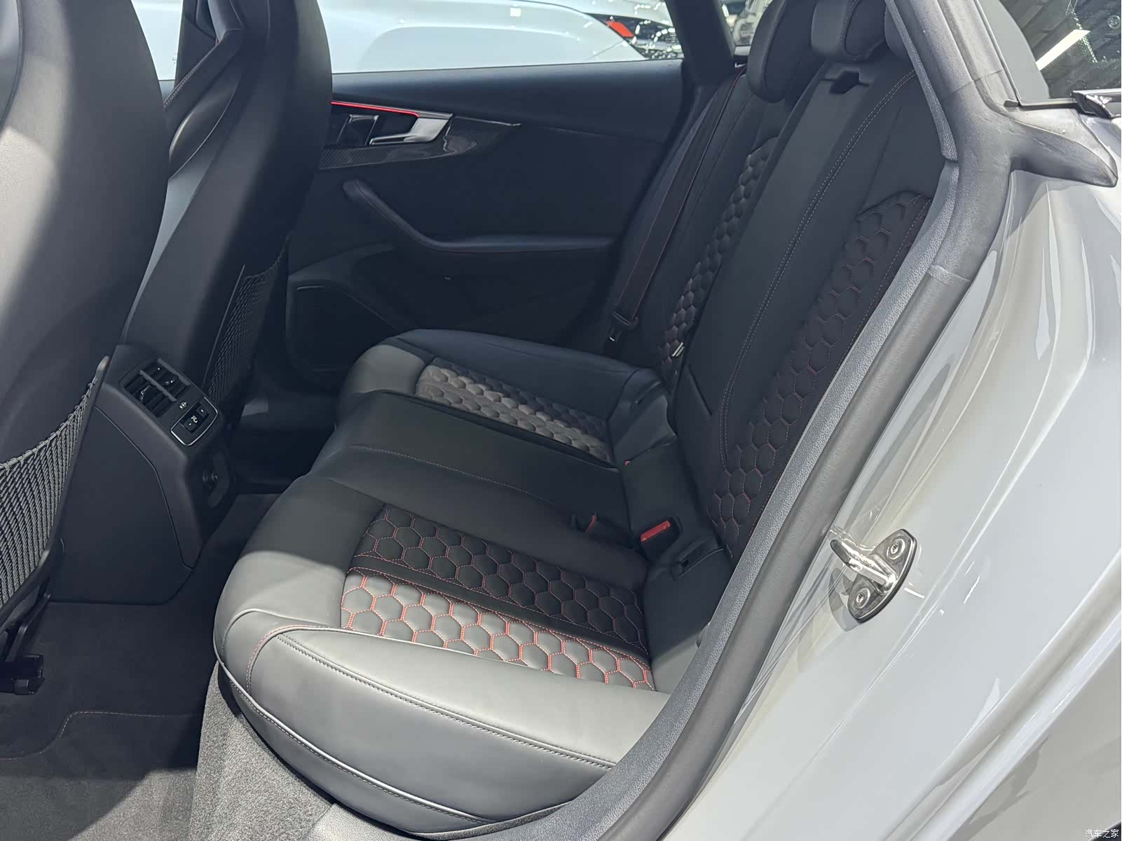Audi RS, 2026 9